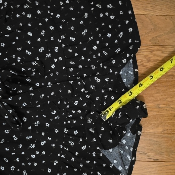 SO BRAND WOMENS JUNIOR SIZE BLACK FLORAL SOFT SHORTS HIGH RISE SIZE XS - Picture 10 of 13